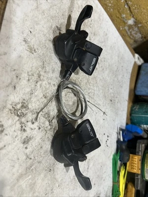 Pair Of Shimano Deore XT SL-M740 3 x 8 Speed Trigger Shifters Retro MTB 1997 - Image 1 of 4