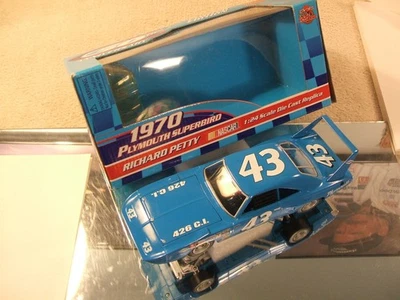 Richrd Petty 50 Aniversario 1/24 Superbird Racing Champions Foto 1 de 4