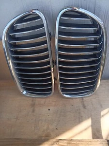 2011-2013 BMW 535I F10 FRONT LEFT AND RIGHT BUMPER UPPER GRILLE KIDNEY OEM - Picture 1 of 5