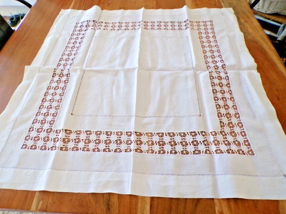 Linge ancien Napperon Centre de table en lin et dentelle - Photo 1/4