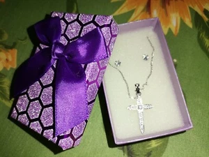 Set orecchini e collana religiosa in argento nuovi, mai usati - Foto 1 di 4