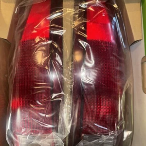 Pro Styling 88-98 chevy euro tail lens - Picture 1 of 5