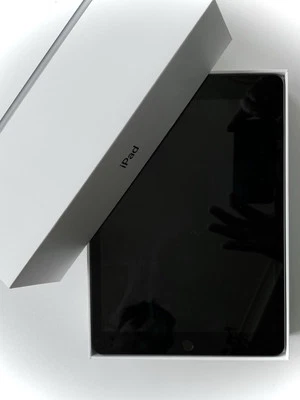 iPad 8ª generación (2021) con Apple Pencil y funda teclado logitech slim folio - Imagen 1 de 4