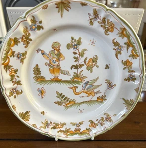 FRENCH FAIENCE DE MOUSTIERS HAND PAINTED CERAMIC PLATE 8" signed 18th C style - Picture 1 of 8