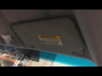 Parasol derecho usado se adapta a: Hyundai Entourage 2008 sin iluminación grado A derecho Foto 1 de 4