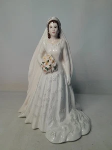 Royal Worcester Queen Elizabeth II Duke of Edinburgh DIAMOND WEDDING Figurine - Picture 1 of 8