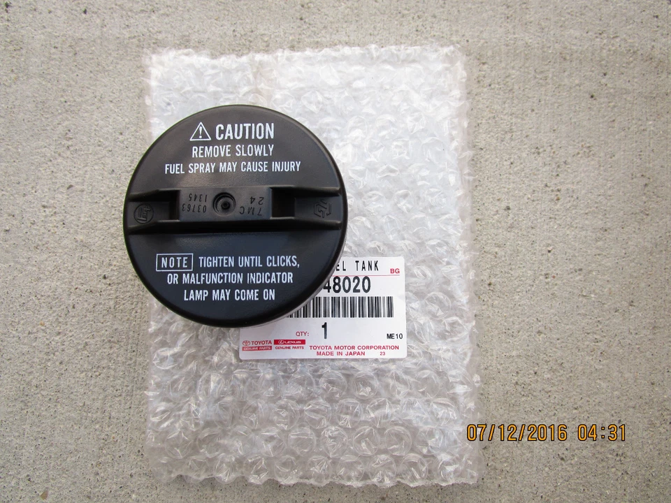 99 - 01 LEXUS RX300 BASE SPORT FUEL GAS TANK CAP ASSEMBLY OEM BRAND NEW - Image 1 of 2