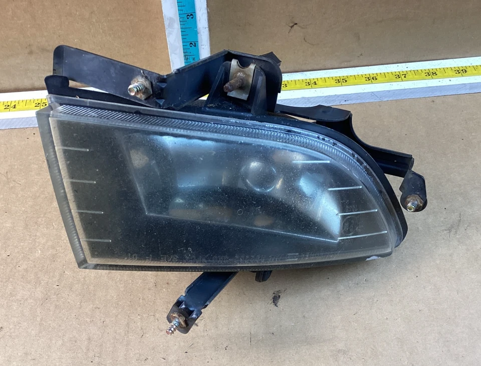 Luz antiniebla delantera derecha del lado del pasajero Hyundai Sonata 2006-2008 92202-3K0 OEM Foto 1 de 4