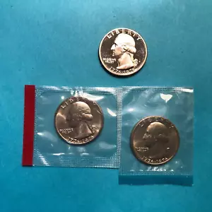 1976 P D S Washington Bicentennial Quarters 1- Proof & 2- Unc FREE SHIP - Picture 1 of 2