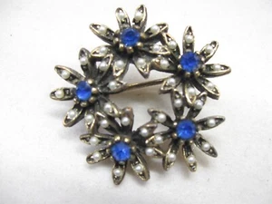 WOMAN'S VINTAGE JEWELRY PIN OR BROOCH - BLUE STONES AND TINY PEARLS - Picture 1 of 4