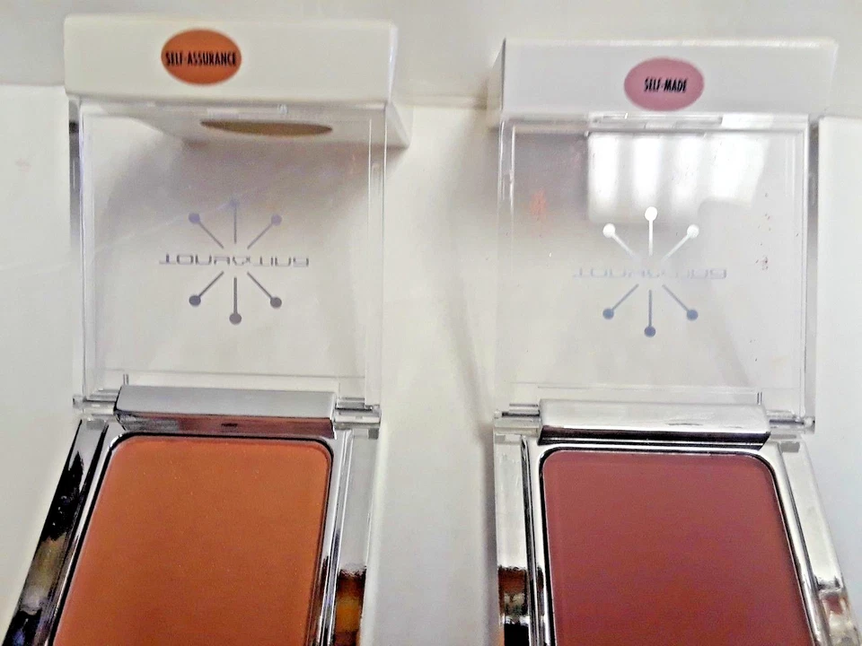 NEW Tony&Tina herbal powder blush various shades new in box Foto 1 de 1