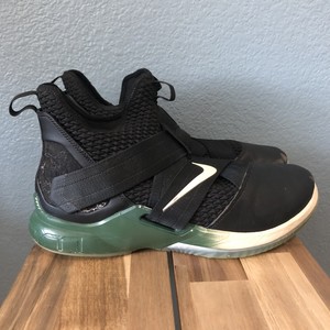 Las mejores ofertas en Zapatillas blancas Nike LeBron Soldier XII para  hombres | eBay