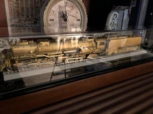 Estuche de exhibición de tren escala HO 24" modelo de ferrocarril acrílico locomotora gabinete de EE. UU. - Imagen 1 de 4
