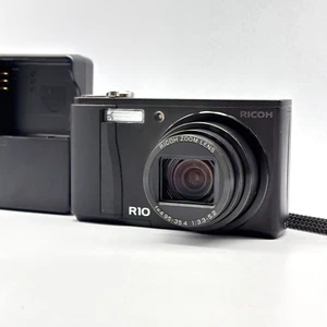 RICOH R10 Compact Digital Camera From Japan - Picture 1 of 10