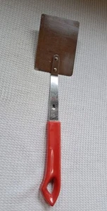 Quikut Stainless Spatula Red Handle  Vintage Kitchen Utensil USA Made - Picture 1 of 8