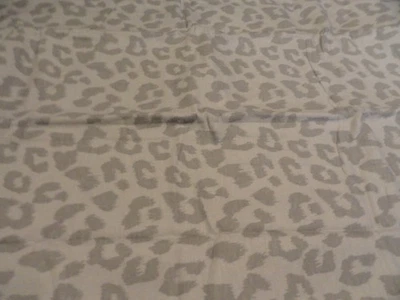 NUEVO CON ETIQUETAS 2 piezas Fundas de Almohada Invierno 100% Algodón FLANELA Gris Estampado Animal Leopardo Mancha Foto 1 de 3