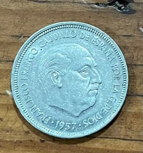 1957 Spain 5 Pesetas coin ( 58 in the star ) - Picture 1 of 2