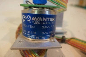 Avantek Yig Tuned Oscillator Y092-2300 3.0 to 5.7 GHz - Picture 1 of 4