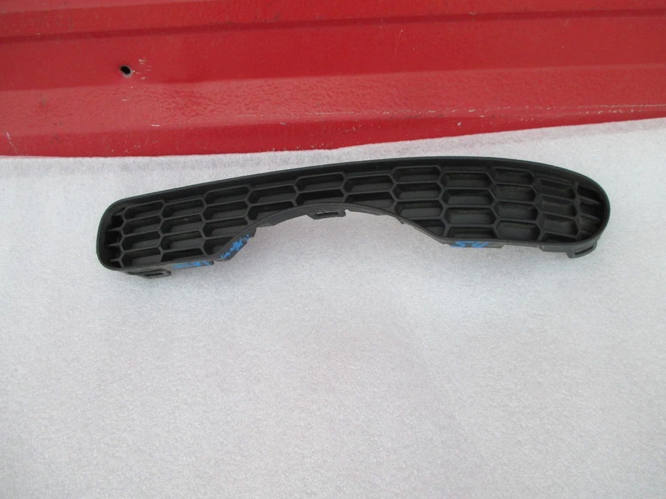 MINI COOPER CLUBMAN S PARACHOQUES TRASERO PARRILLA 2008 2009 2010 OEM RH Foto 1 de 4