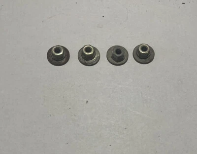 Honda ATC 110 1985 ATC 125 M montaje de asiento accesorios tuercas y arandelas 83 84 85 ATC Foto 1 de 3