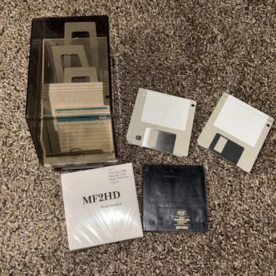 Lote de disquetes PC genéricos MF 2HD 3,5" incluye 10 abiertos/contenedores/1 paquete sellado Foto 1 de 4