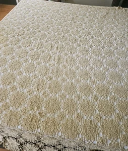Hand Crocheted tablecloth/ bedspread bed cover Cream 88x88 - Picture 1 of 9
