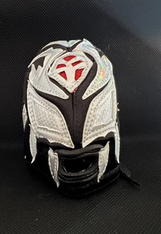LA SOMBRA KEY CHAIN LUCHA LIBRE WRESTLING CMLL NJPW WWE TRIPLE A Cover