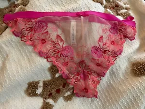 Plus Sz 26/28 Cacique Thong Pink Magenta Floral Lace Embroidered Panty Pretty - Picture 1 of 4