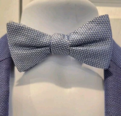 Vince Camuto Bow Tie Adjustable  Silk Blue Hand Made Stretch Elastic Men's Tied - Image 1 of 4