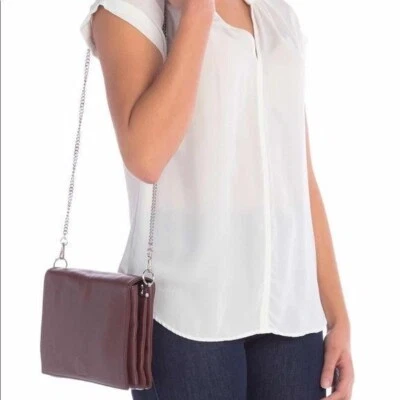 Bolso de caja de cuero de piel de cordero All Saints Zep Oxblood Foto 1 de 4