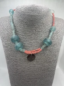 Hecho a mano azul y rosa vidrio de mar grueso cuentas llamativo collar vacaciones de verano - Imagen 1 de 6