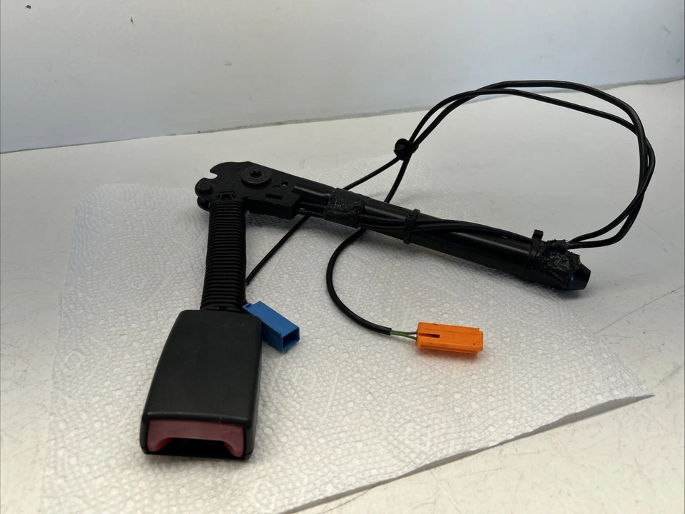 OEM HEBILLA DE CINTURÓN DE SEGURIDAD DELANTERO DERECHO 2008 2009 2010 2011 2012 LAND ROVER LR2 SE Foto 1 de 4