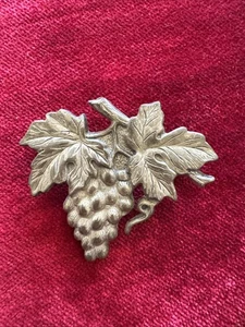 Vintage Brass Signed HMK CDS Grape Leaf Brooch 1959 - Picture 1 of 6