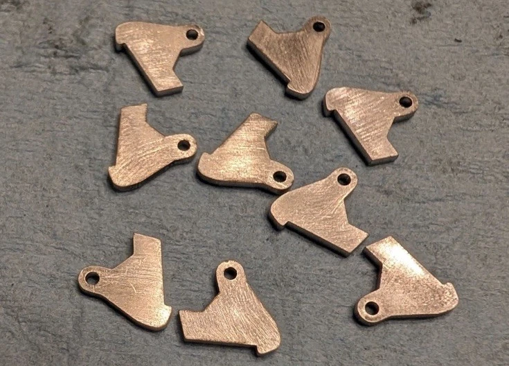 Llavero triángulo velocidad 1x1 Tx22 Foto 1 de 3