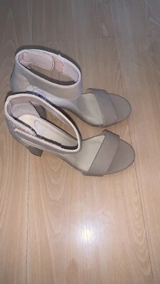 Forever  tan heels Size 6 Straps Gold Buckle Women’s. 0000000364 - Image 1 of 4