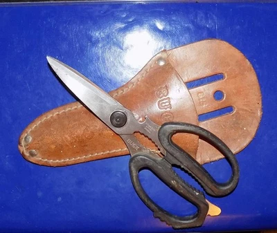 Vintage BUCK 815 Japan Game Shears / Kitchen Scissors w/Original Leather Sheath - Image 1 of 4