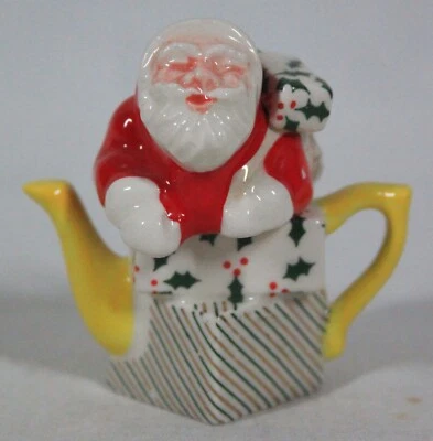 RARE! 1995 VINTAGE TINY CARDEW MINI SANTA CLAUS TEAPOT ORNAMENT 2 1/2" TALL NEW - Image 1 of 4
