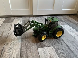 Bruder 03051 John Deere 7930 Traktor Trecker Frontlader - Bild 1 von 7