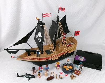 PIRATE RAIDER SHIP pirates Playmobil 6678 & 6683 playmobile nearly complete 2007 - Image 1 of 4