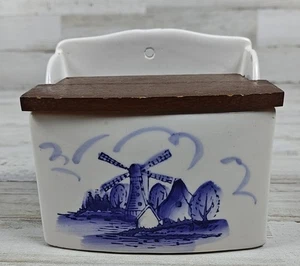 Scatola da parete ceramica con coperchio vintage porta ricette lettere mulino a vento blu e bianco  - Foto 1 di 10