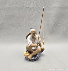 Estatuilla de pescador chino Mudman vintage con pescado y tarro estatua de porcelana 5" - Imagen 1 de 13