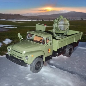 ZIL 130 mit Scheinwerfer Militär NVA oliv grün Modellauto 1:43 Premium ClassiXXs - Bild 1 von 4