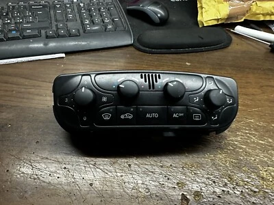 Comandi Clima AC MERCEDES-BENZ Classe C Sportcoup� C203 CDI A2098300085 - Image 1 of 3