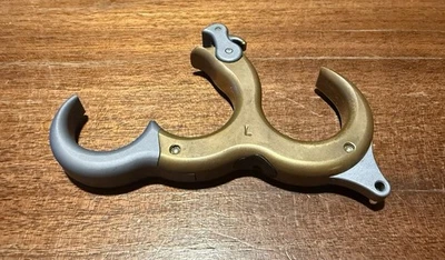 Ultraview Hinge In Brass - Click - Large - Image 1 of 4