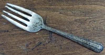 Tenedor de bebé Towle de plata de ley - 4,25" de largo - 18 gramos - fecha 1934 Foto 1 de 4