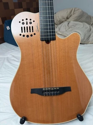 Guitarra Eléctrica Acústica Godin MultiAc Grand Concert SA, Cuerda de Nylon - Natural Foto 1 de 4
