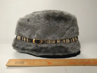 Sombrero de vestir vintage de piel sintética para hombre.  United Hatters, Cap and Millinery Union Foto 1 de 4