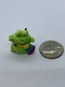 Vintage Green Frog With Rainbow Scarf Pin Brooch Hat Pin - Picture 1 of 4