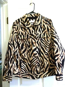 LUCY & LAUREL WOMAN SIZE 1X ANIMAL PRINT UNLINED JACKET-YEAR ROUND WEAR-METAL BU - Picture 1 of 6
