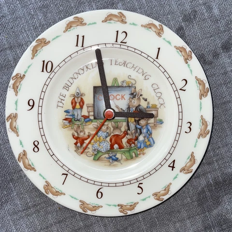 Vintage Royal Doulton “BUNNYKINS” Teaching Clock - It Works! Cover